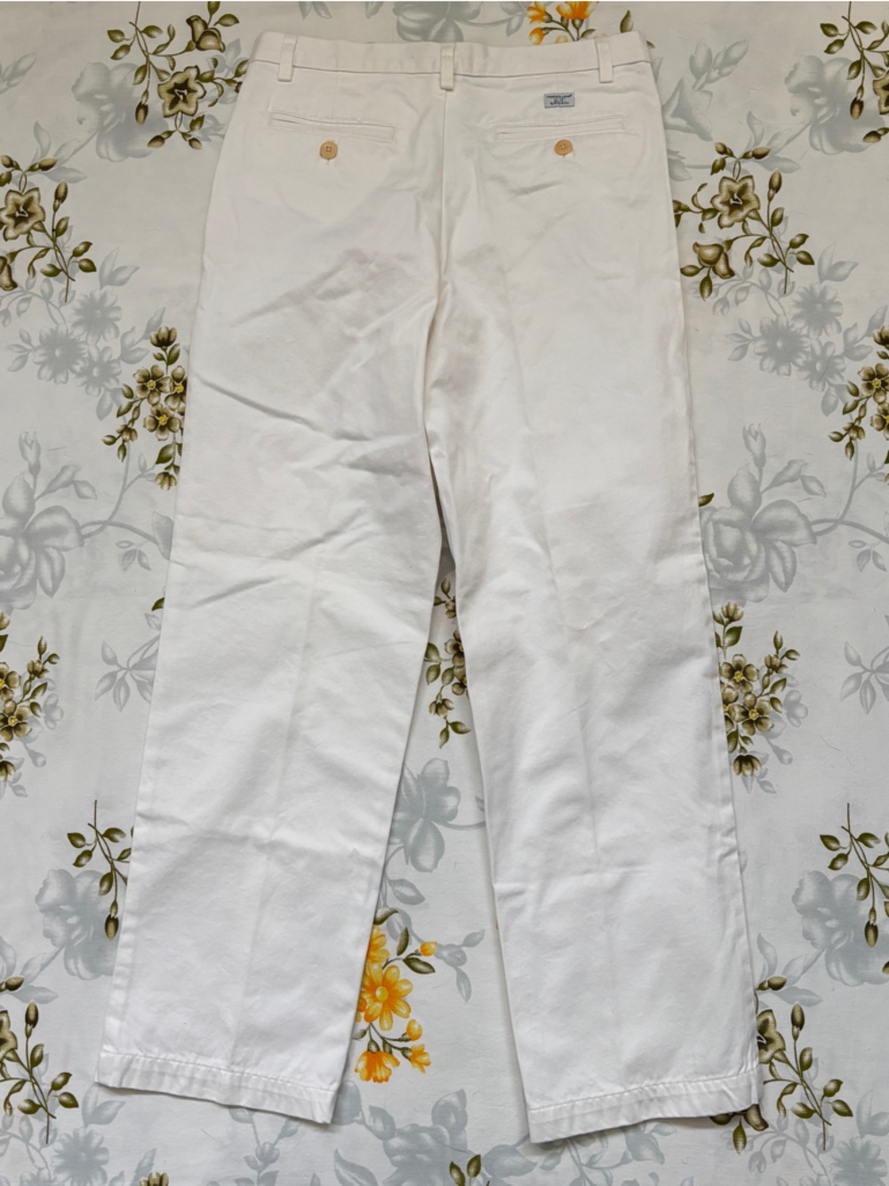 Vineyard Vines Size 12 White Pants - Picture 5 of 9
